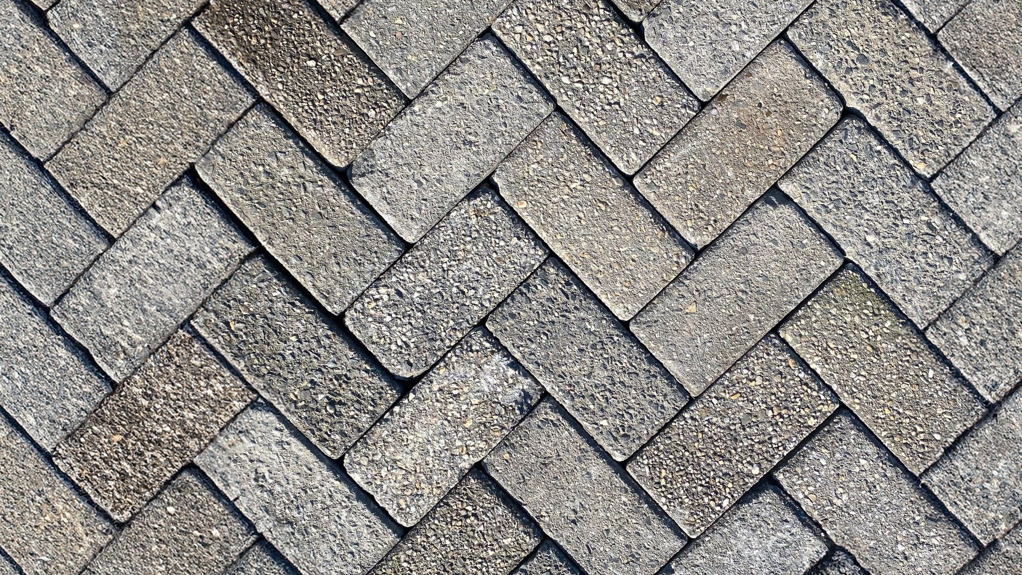 Gebruikte beton keiformaat 9cm gebruikt zwart (op pallet)